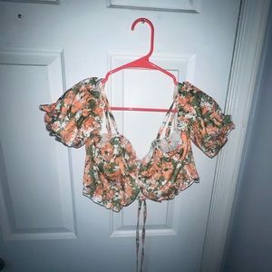 Allover Floral Print Cold Shoulder Lace-up Front Puff Sleeve Frilled Top